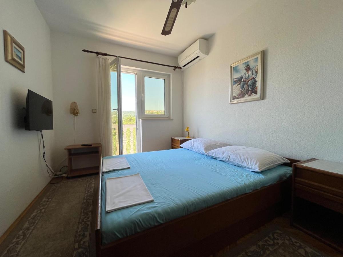 Apartments Vuksan Rab Town Exterior photo