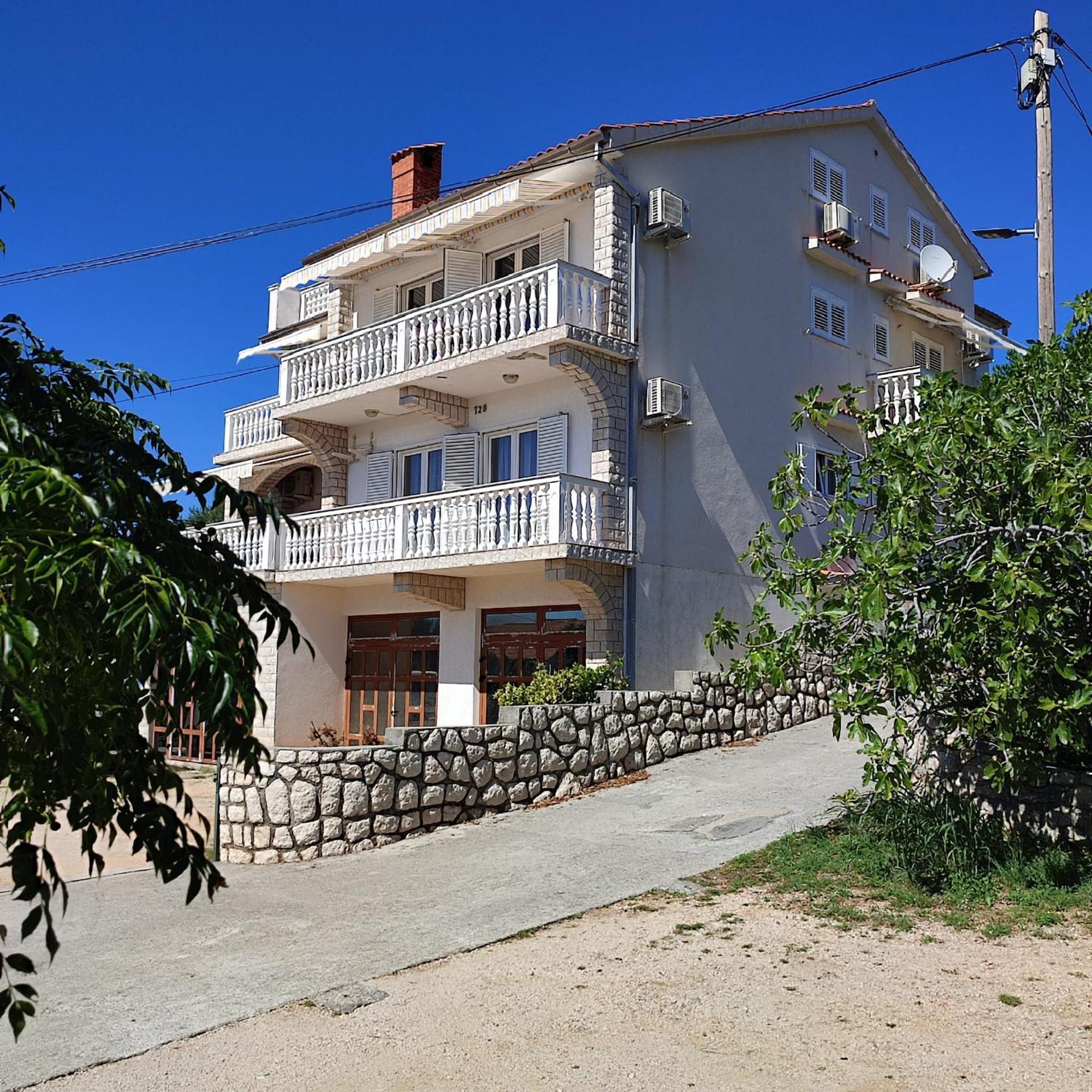 Apartments Vuksan Rab Town Exterior photo